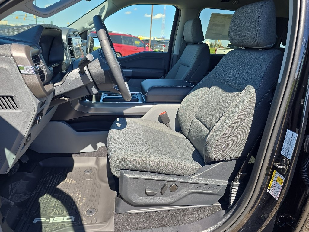 New 2026 Agate Black Metallic Ford XLT image 10