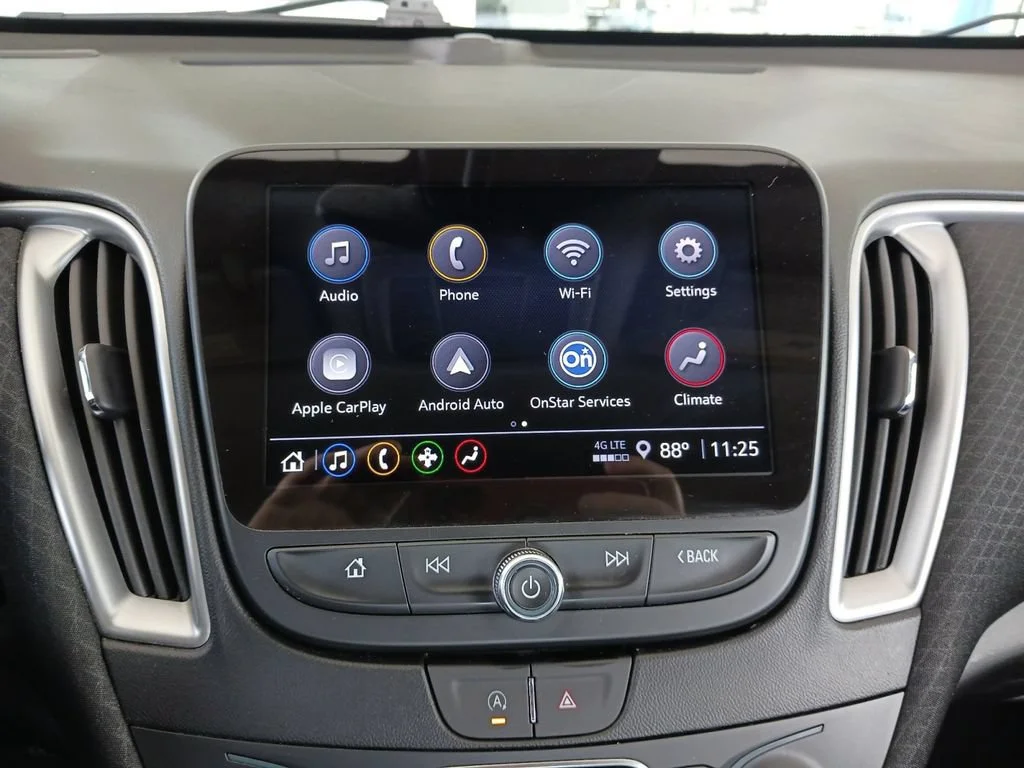 Used 2024 Summit White Chevrolet 1LT image 20