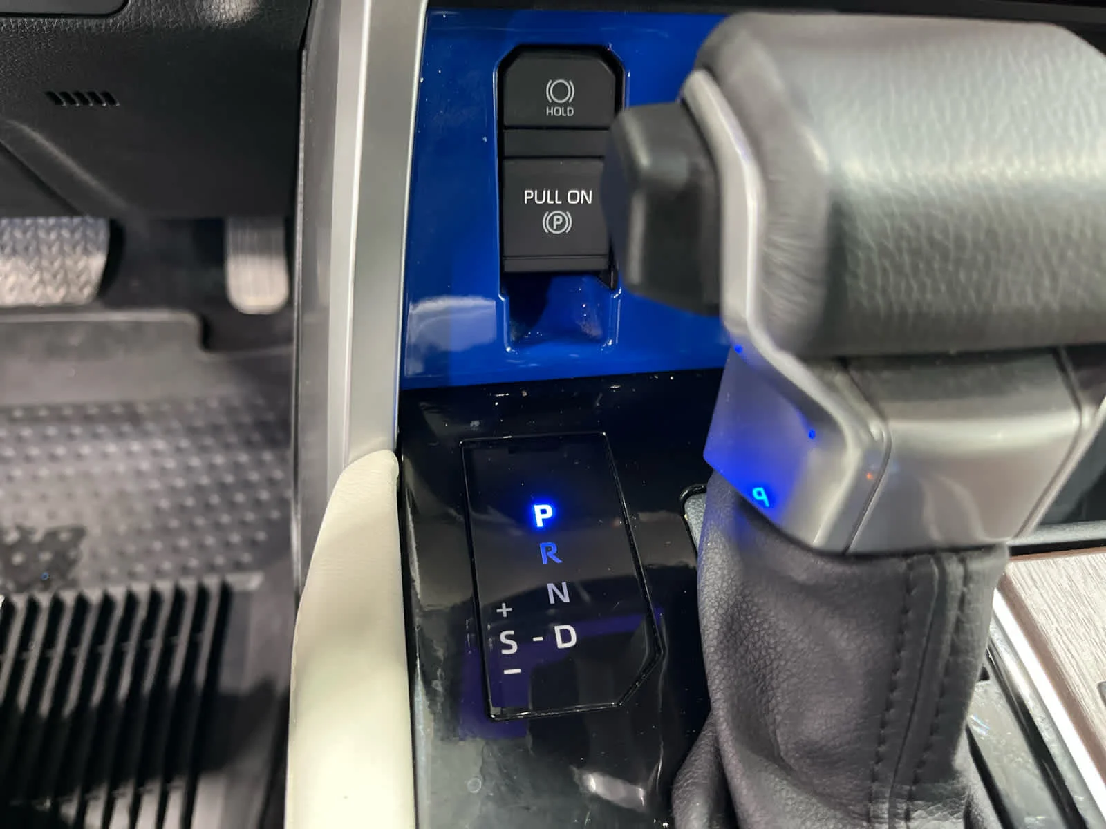 Used 2023  Toyota Capstone Hybrid image 27