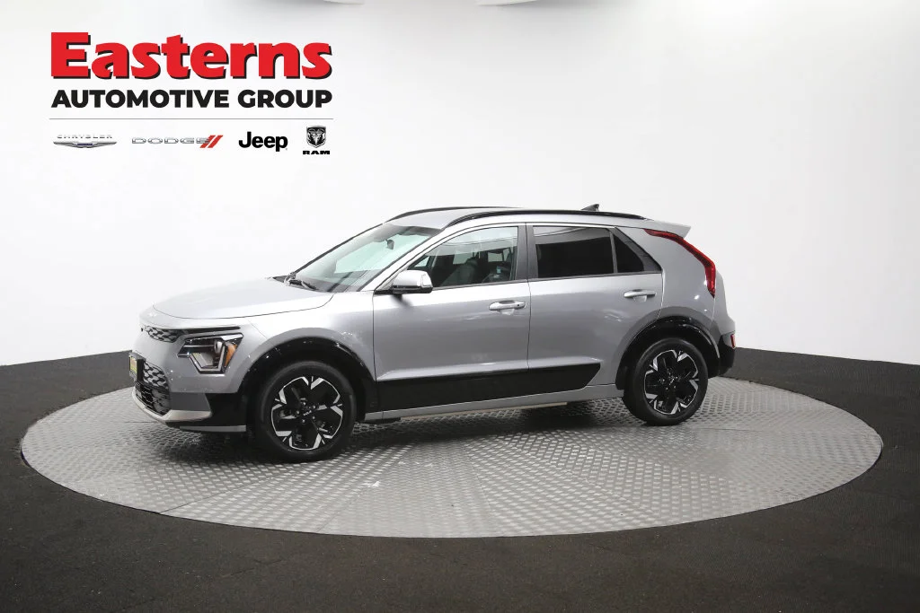 Used 2023 Gray Kia Wind image 59