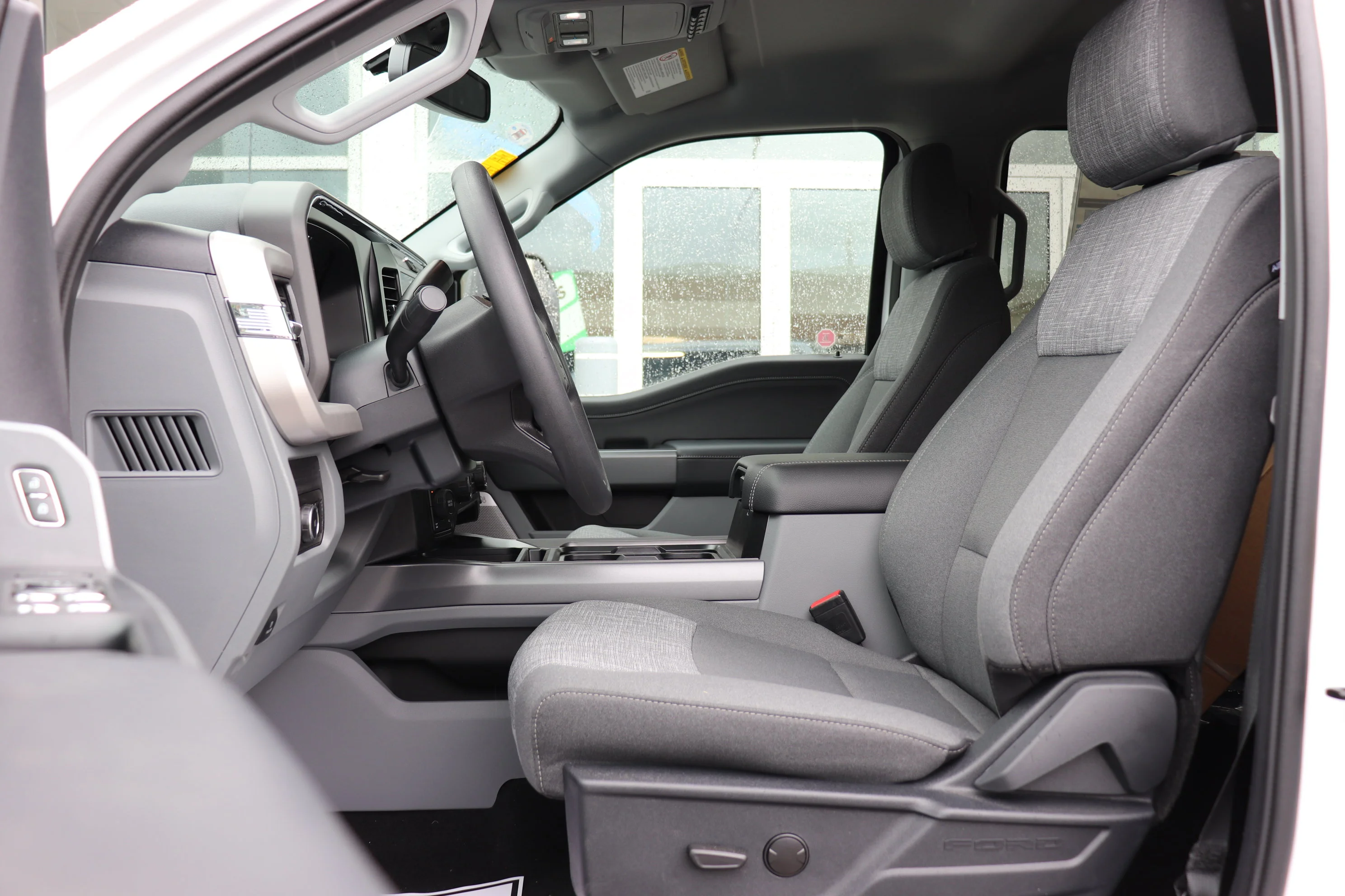 New 2026 OXFORD WHITE Ford XLT image 7