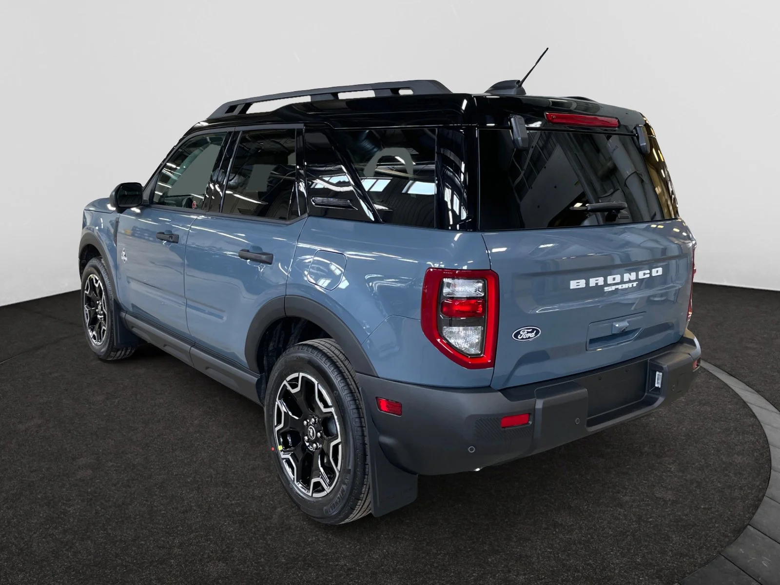 New 2026 Azure Grey Metallic Tri-Coat Ford Outer Banks image 3