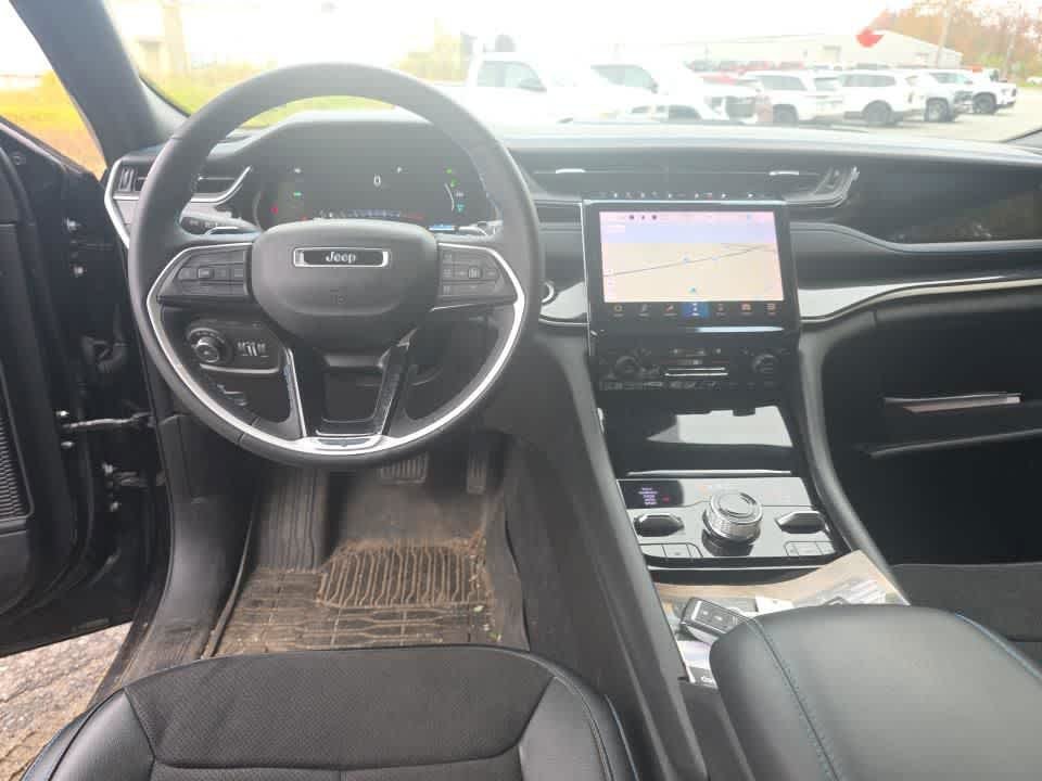 Used 2023 Diamond Black Crystal Pearlcoat Jeep Trailhawk image 3