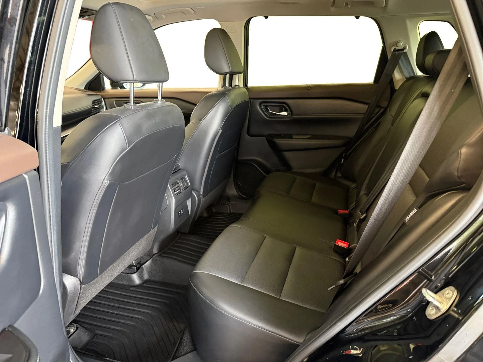 Used 2023 Super Black Nissan SV image 21