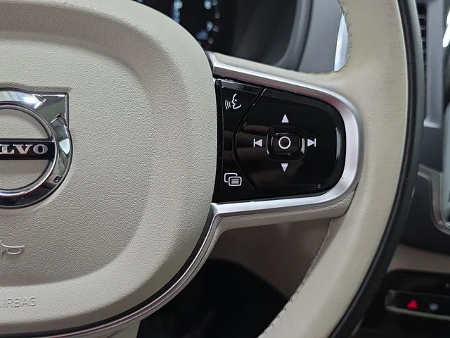 Used 2019 Magic Blue Metallic Volvo T5 Momentum image 17