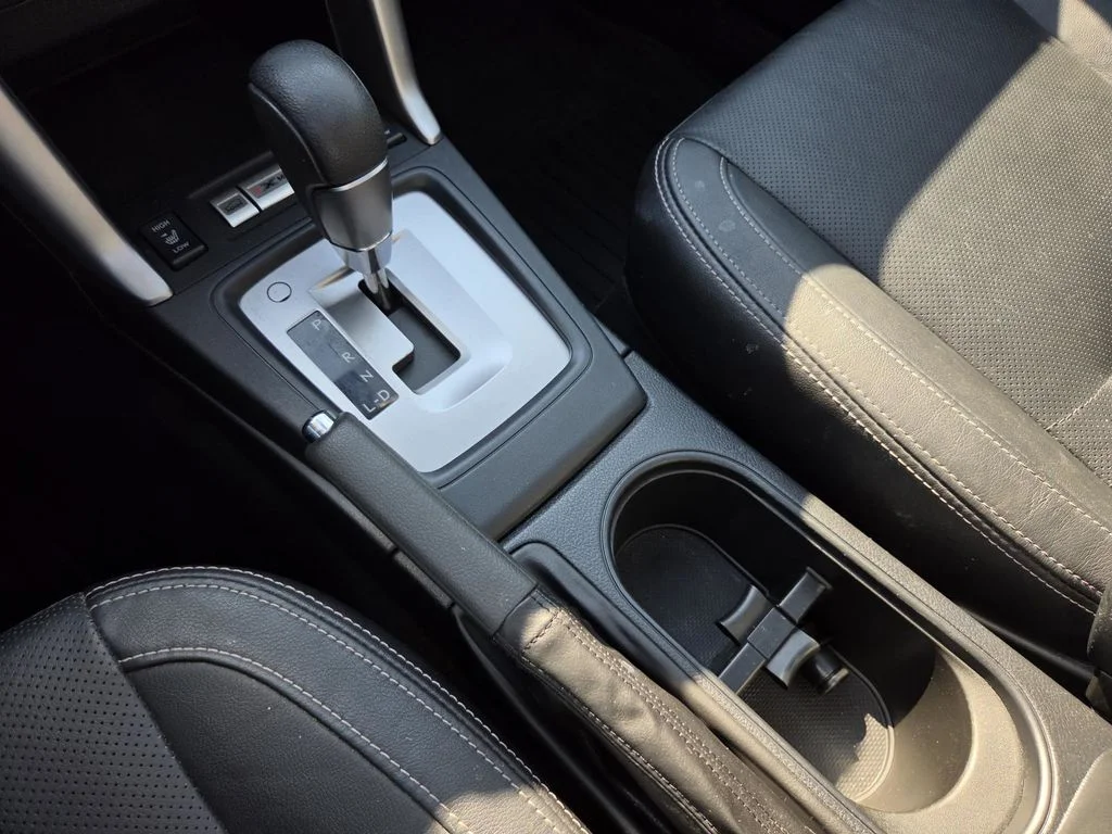 Used 2017 Silver Subaru 2.5i Limited image 28