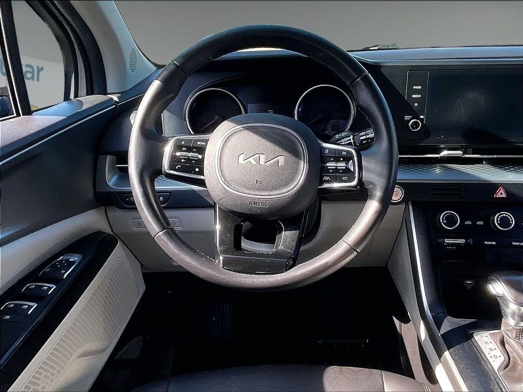 Used 2023 Silver Kia LX Seat Package image 18