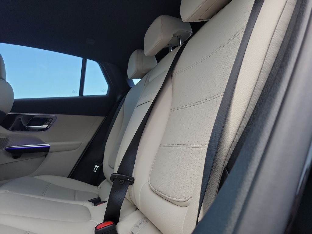 New 2027 Black Mercedes-Benz GLC 300 image 10
