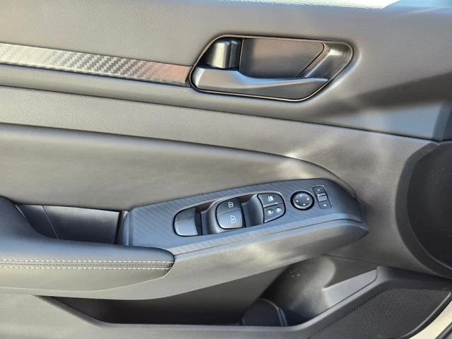 New 2026 White Nissan 2.5 SV image 18