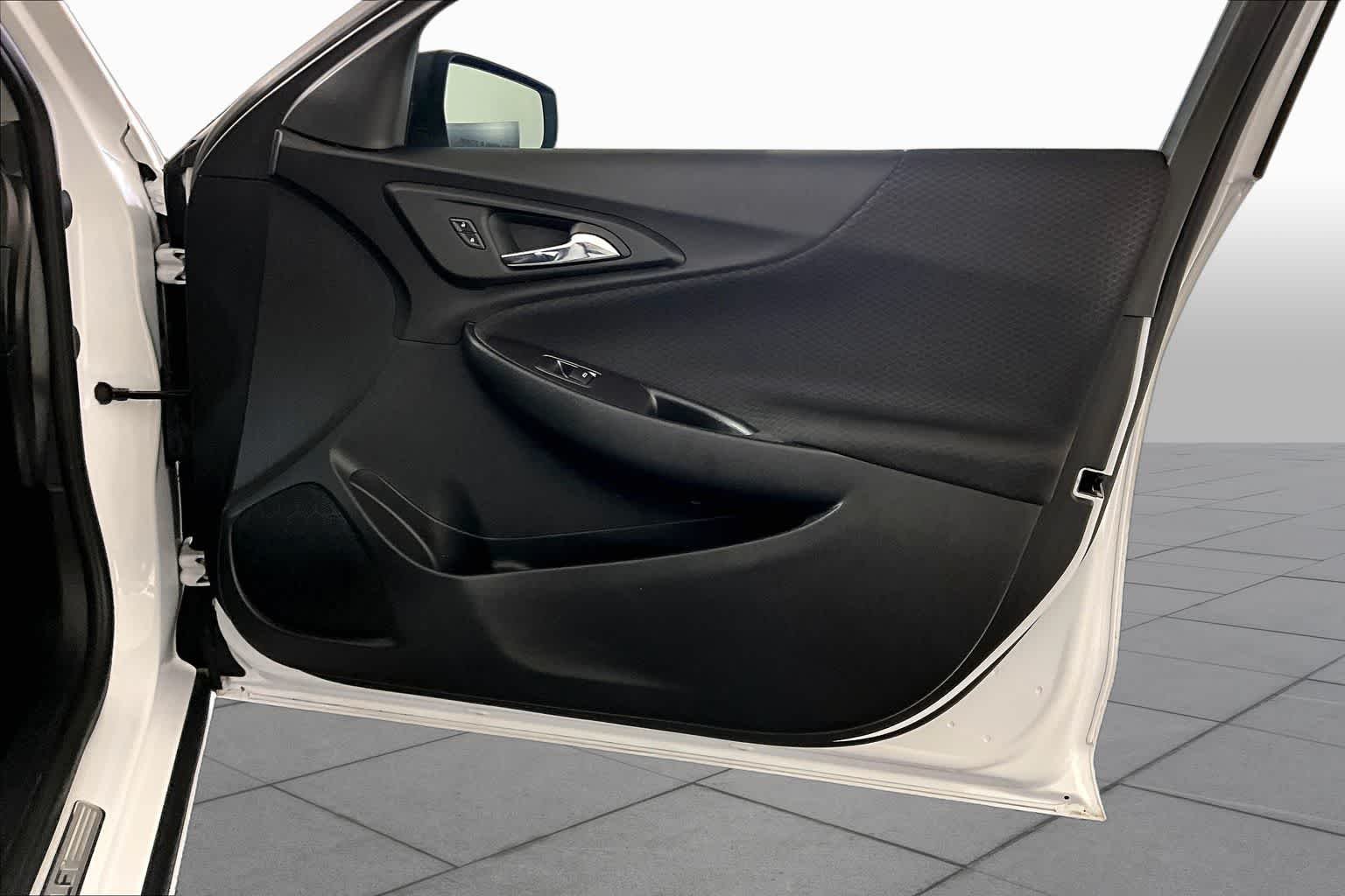 Used 2022 Summit White Chevrolet LS image 21