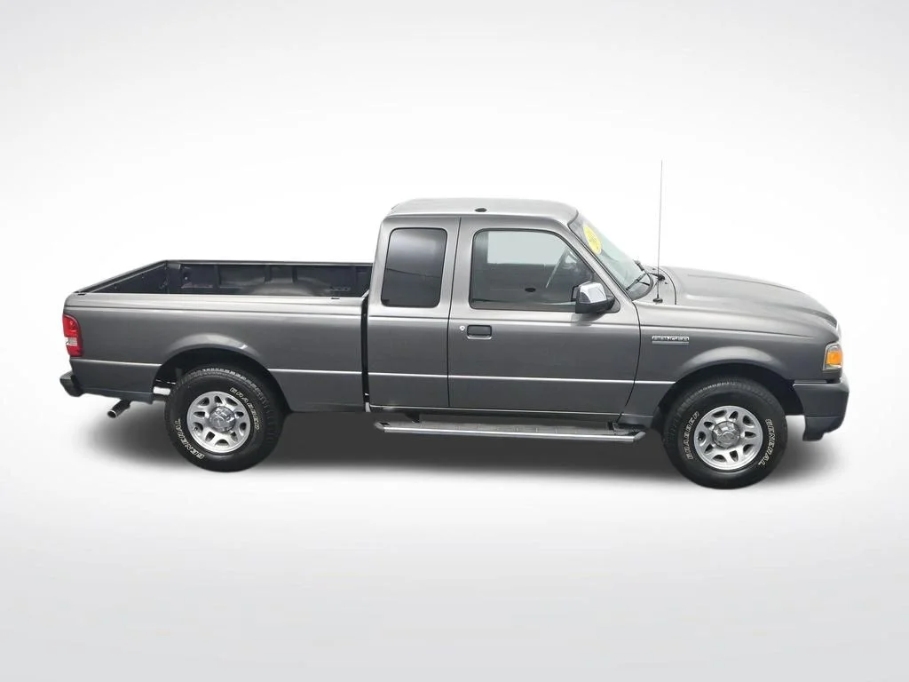 Used 2011 Dark Shadow Gray Metallic Ford XLT image 28