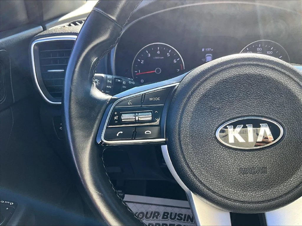 Used 2021 Red Kia S image 19