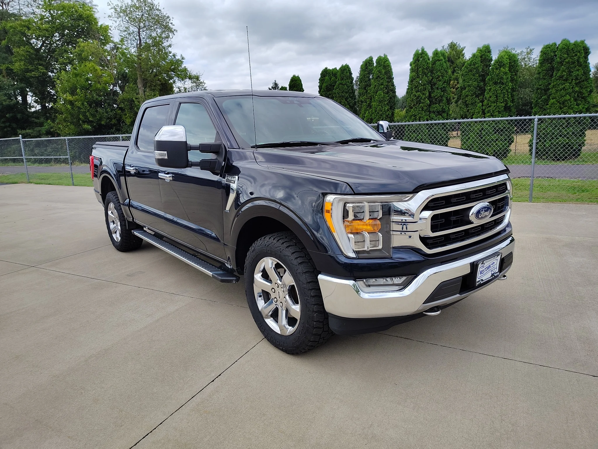 Used 2021 Antimatter Blue Metallic Ford XLT image 21
