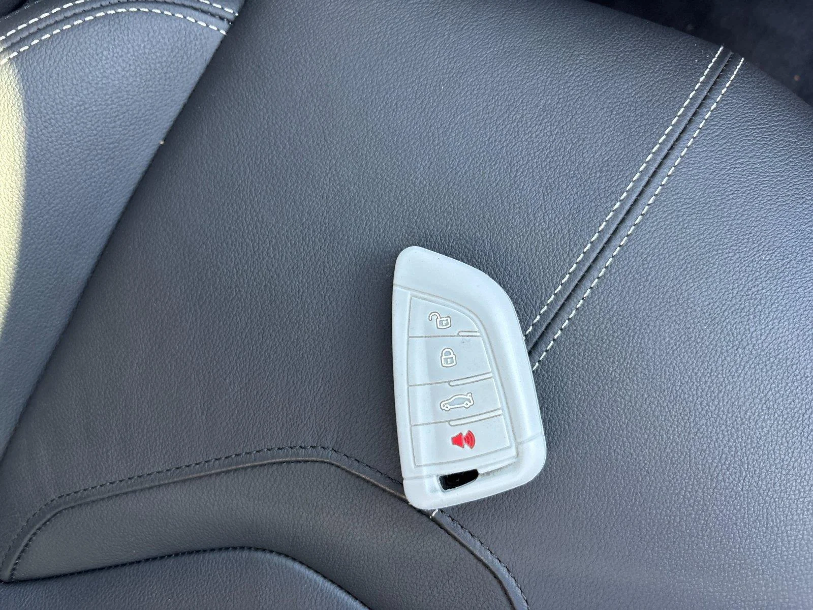 Used 2020  Toyota 3.0 Premium Launch Edition image 37