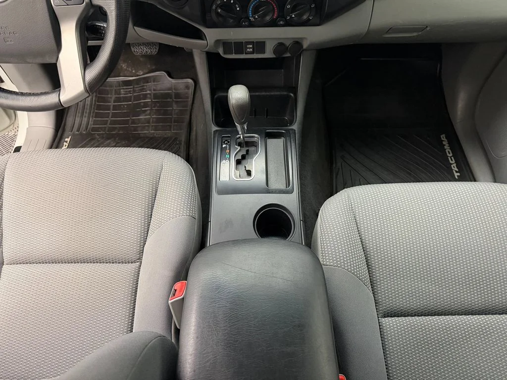 Used 2014 Super White Toyota Base V6 (A5) image 15