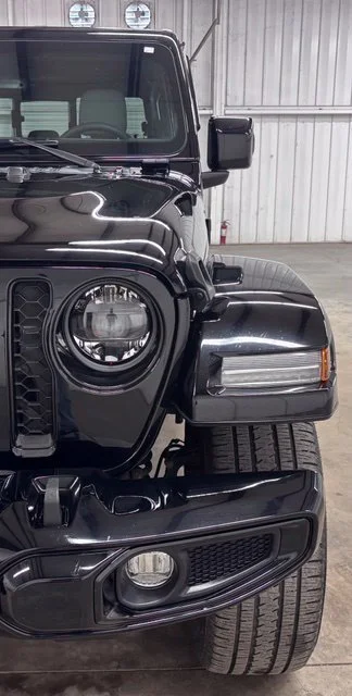 Used 2023 Black Jeep High Altitude image 9