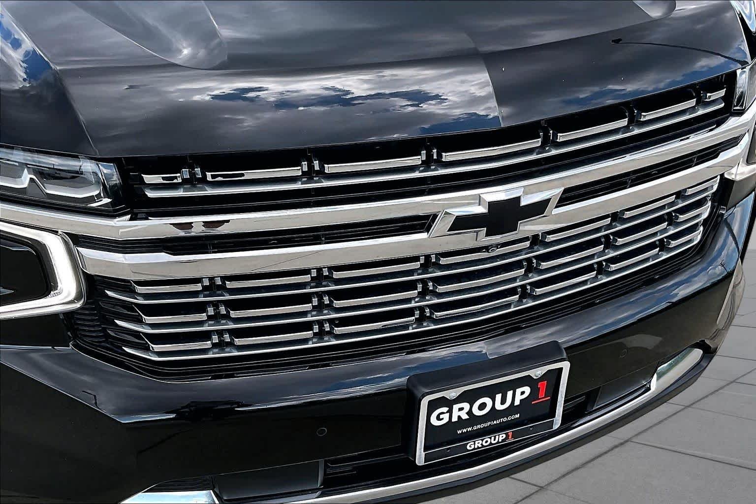 Used 2024 Ebony Twilight Metallic GMC SLE image 30