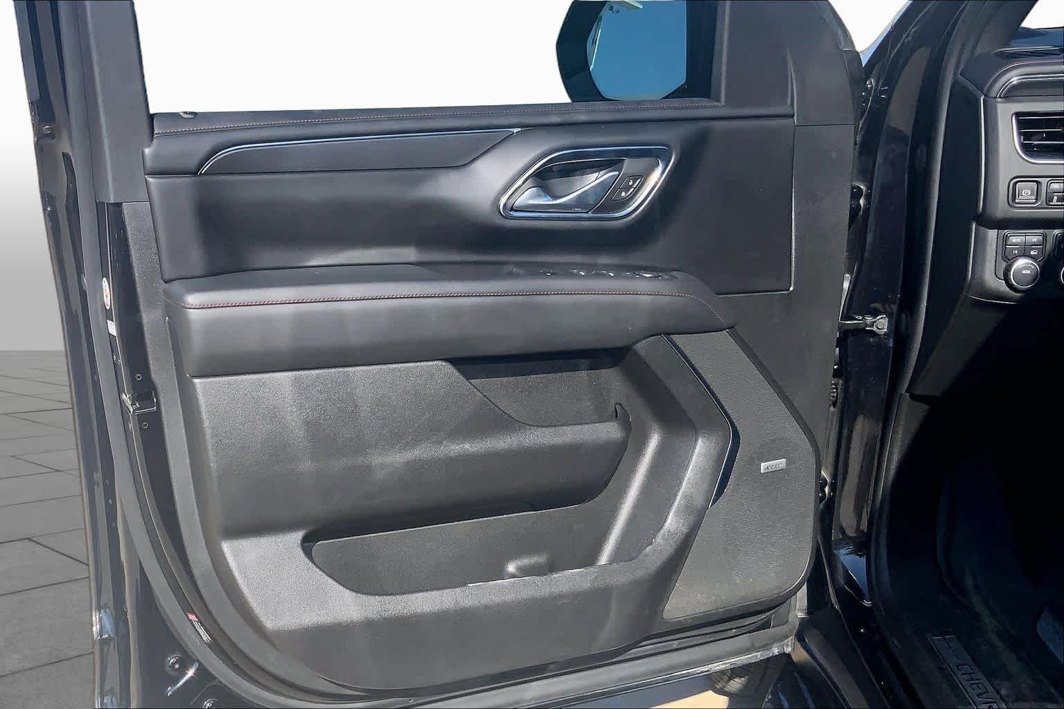 2023 Chevrolet Suburban RST - Photo 20