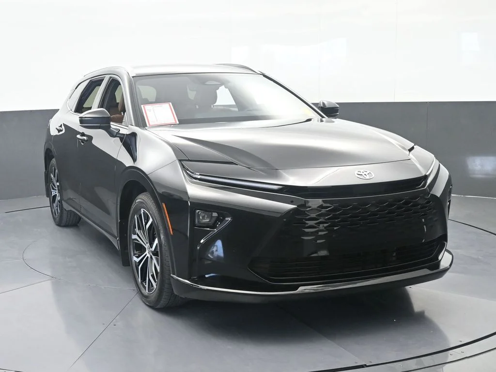 Used 2025 Black Toyota XLE image 9