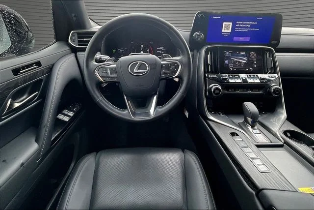 Used 2025 Green Lexus 700h Overtrail image 8