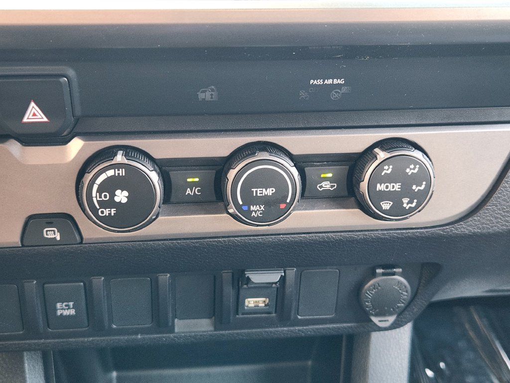 Used 2022 Gray Toyota SR5 image 18