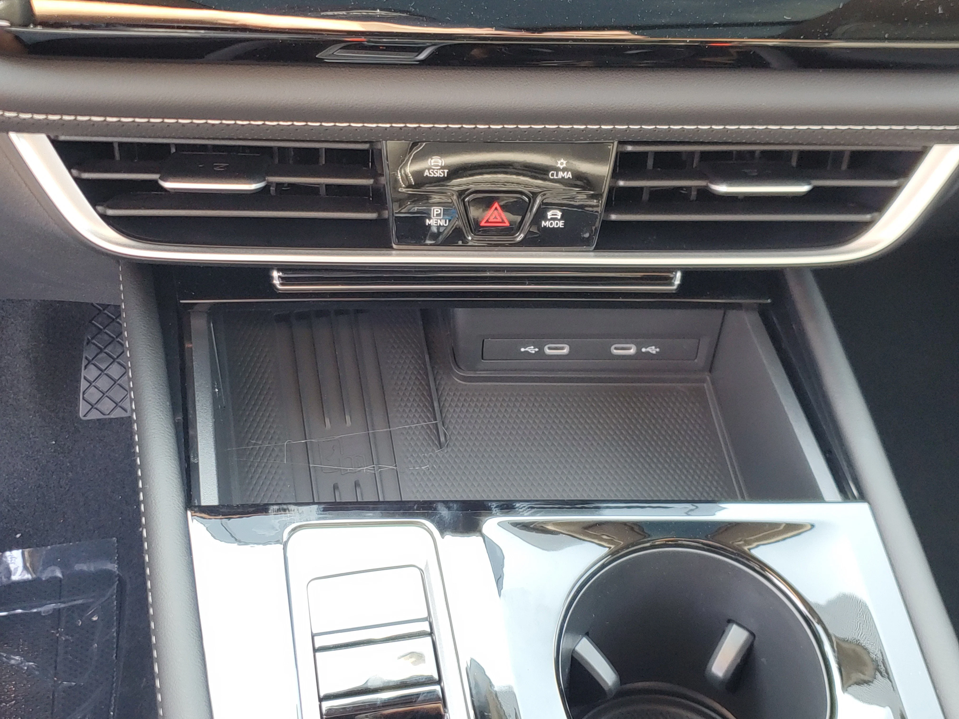 New 2026 Black Volkswagen 2.0T SE w/Technology image 27