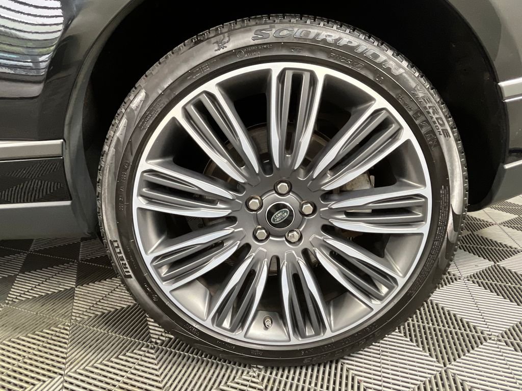 Used 2021 Black Land Rover Westminster image 16