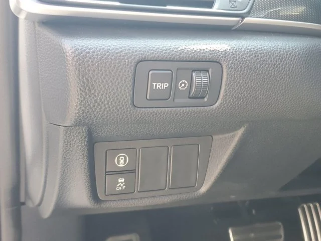 Used 2021  Honda Sport image 15