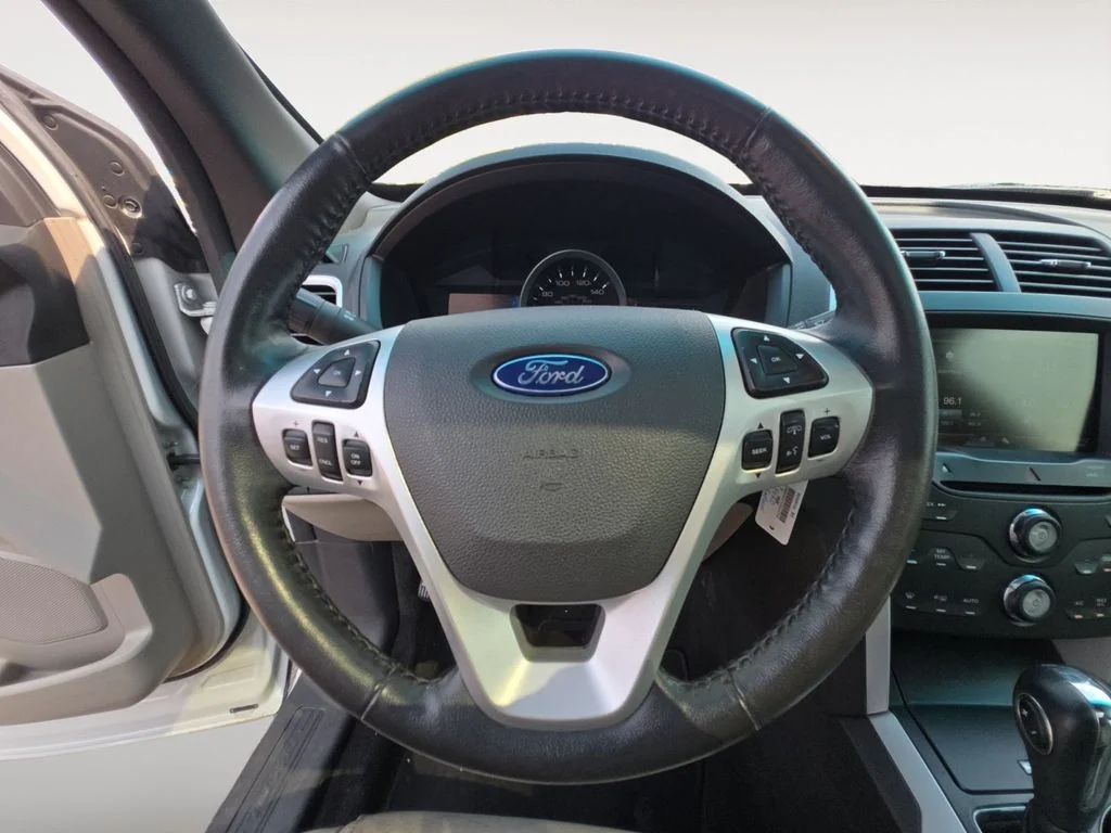 Used 2012 White Ford XLT image 13