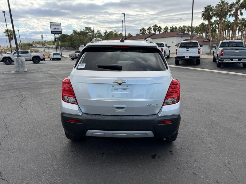 Used 2015 SILVER ICE METALLIC Chevrolet LT image 4