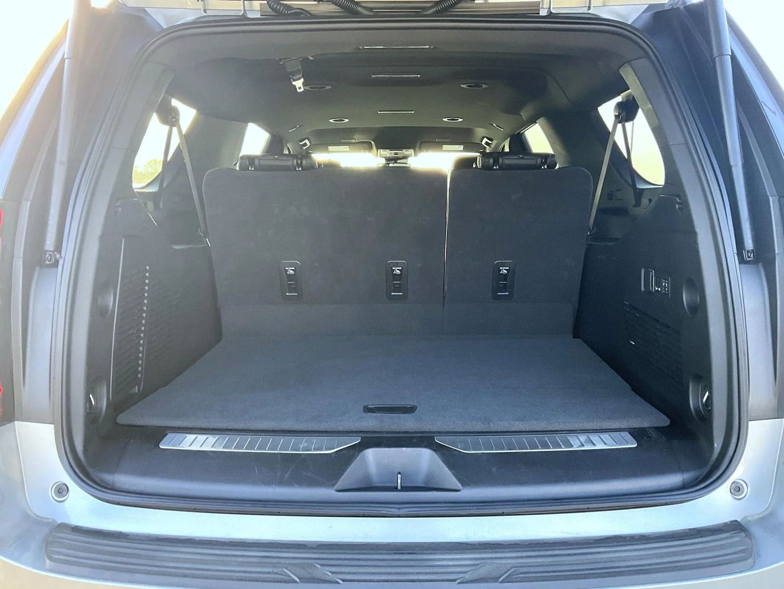 Used 2025 Silver GMC Denali image 9