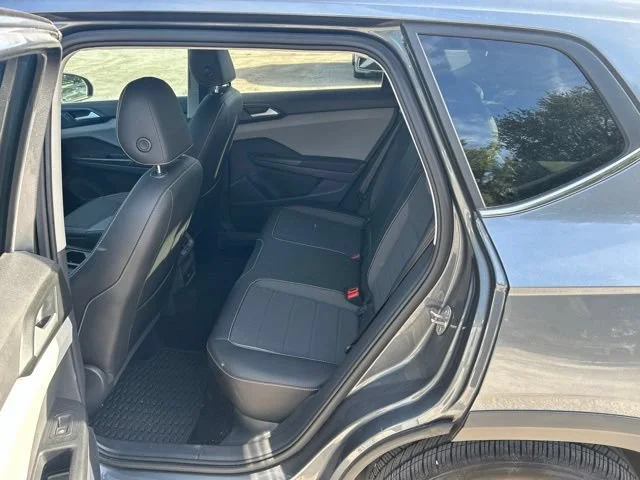 Used 2022 Gray Volkswagen SE image 6