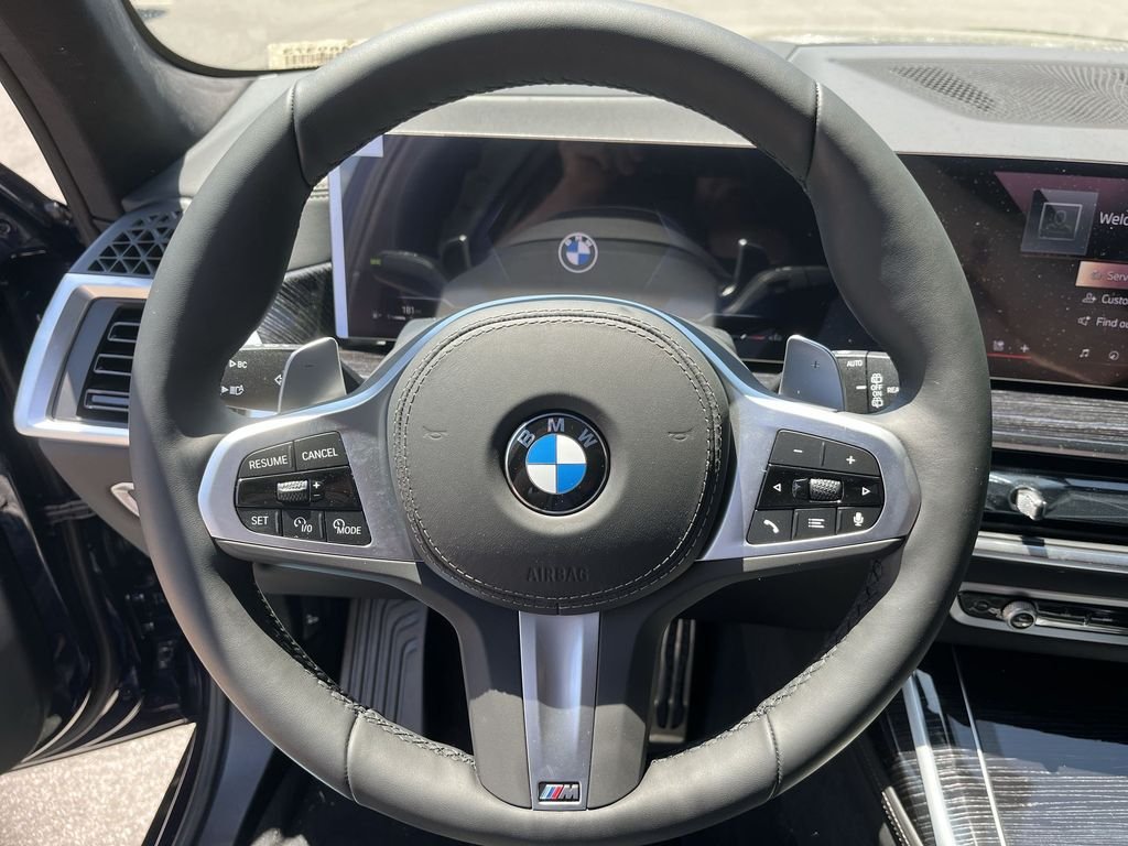 Used 2027 Blue BMW xDrive40i image 14