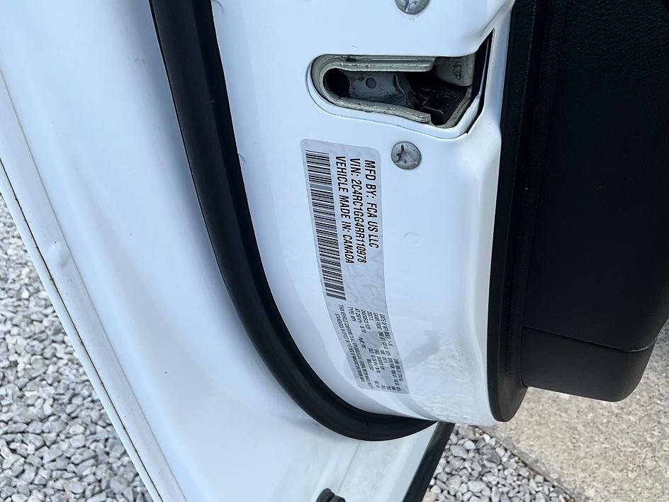 Used 2024 White Chrysler Limited image 39