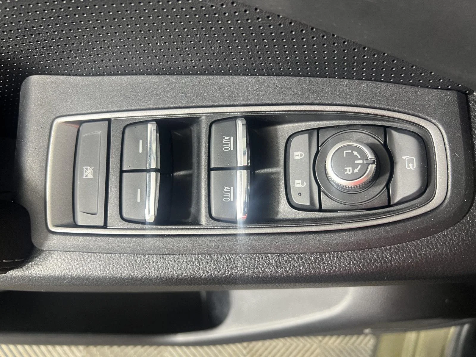 Used 2023 Autumn Green Metallic Subaru Limited image 16