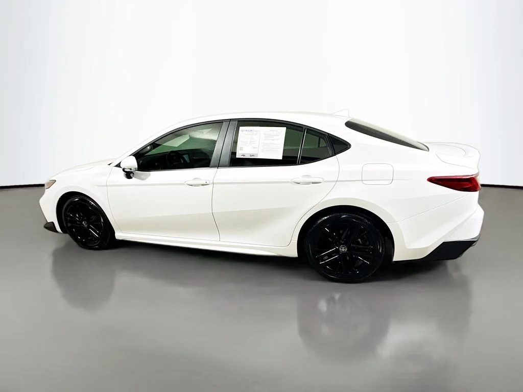Used 2026 Ice Cap Toyota SE image 4