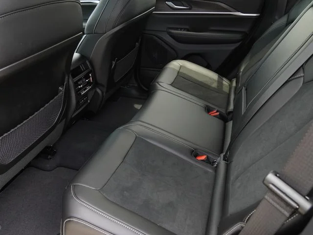 New 2026 Baltic Gray Metallic Clear-Coat Exterior Paint Jeep Altitude image 14