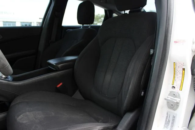 Used 2015 White Chrysler Limited image 16