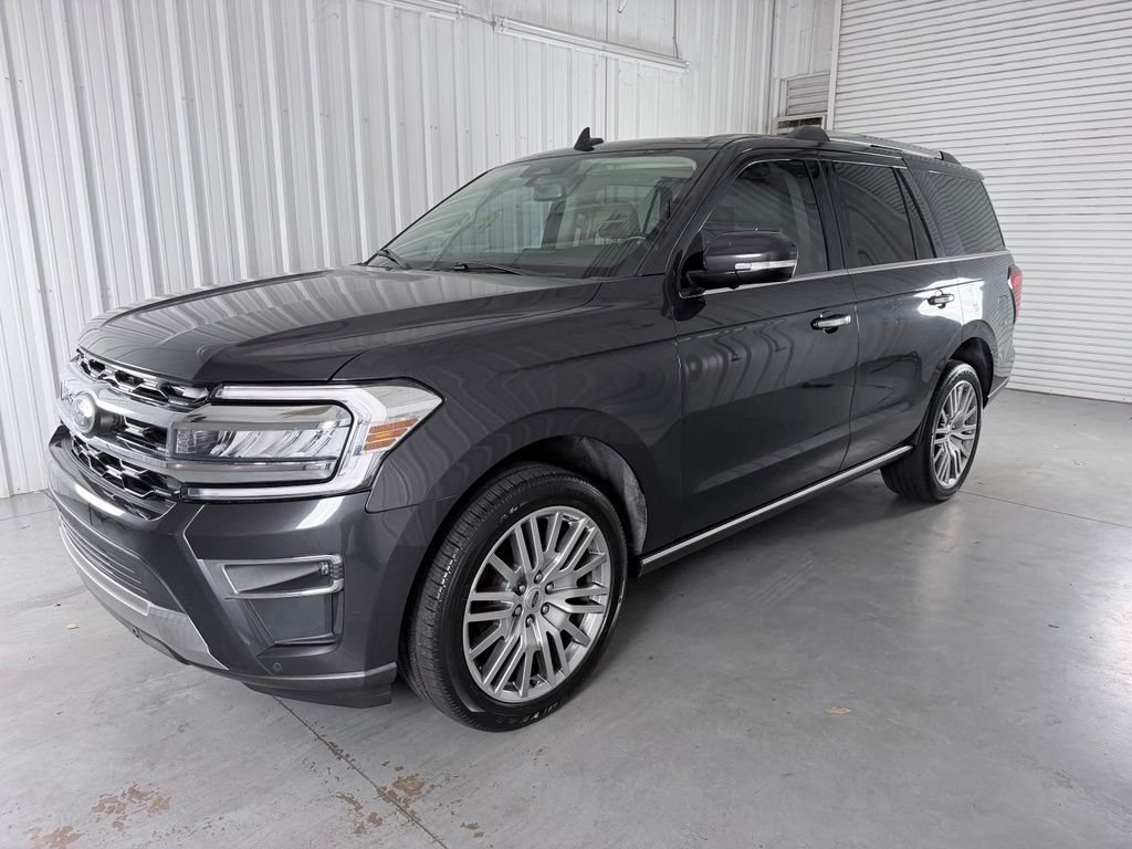 2022 Ford Expedition Limited's photo