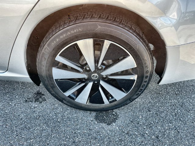 Used 2021 Silver Nissan 2.5 SV image 27