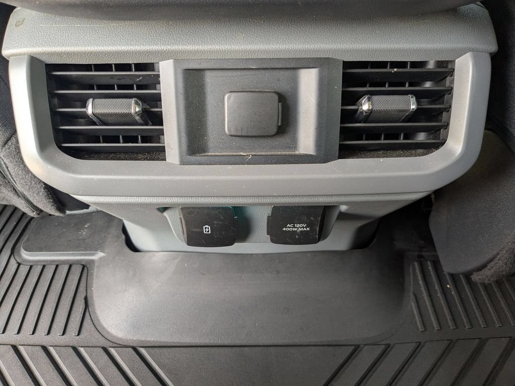 Used 2024 Black Ford XLT image 18