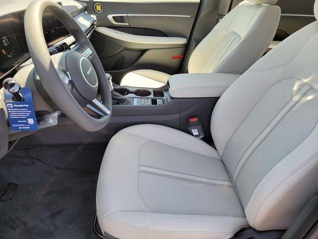 New 2026 Gray Hyundai SE image 40