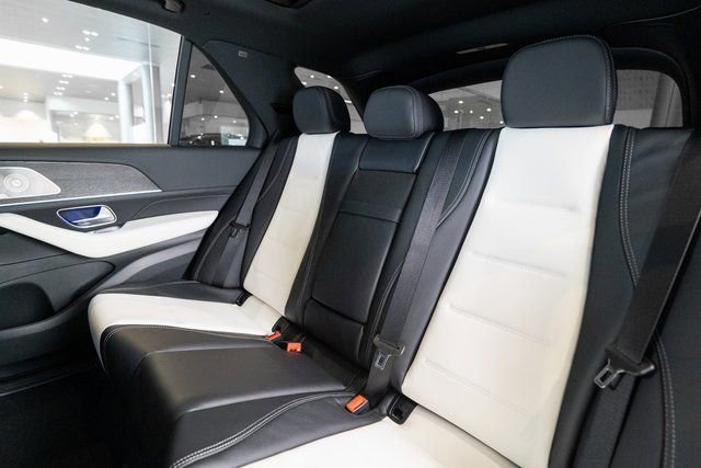 New 2026 MANUFAKTUR Moonlight White Metallic Mercedes-Benz GLE 350 image 62