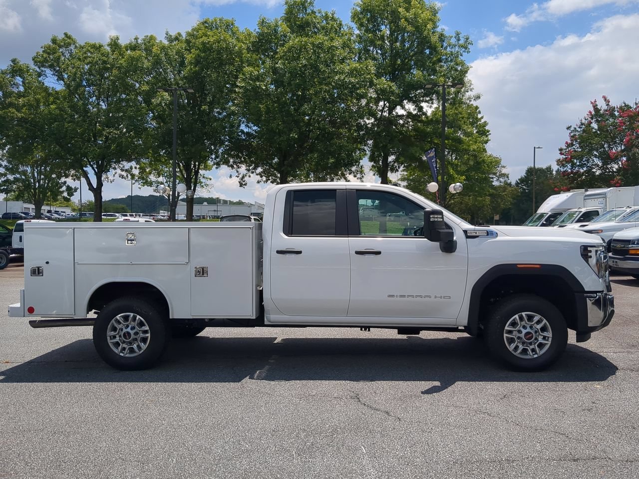 New 2026 Summit White GMC Pro image 9