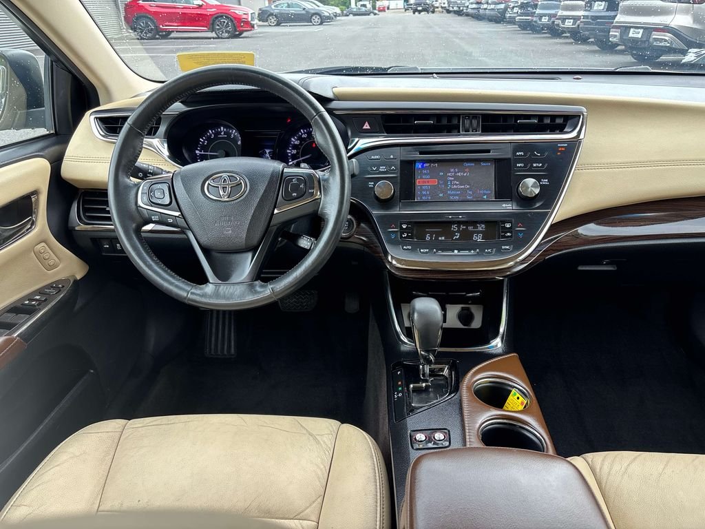 Used 2014 White Toyota XLE Touring image 11