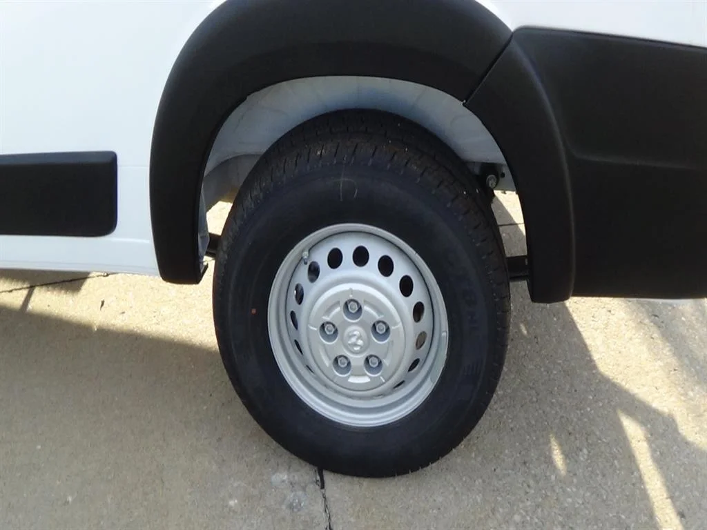 Used 2025 Bright White Clear Coat (pw7) RAM Tradesman 2500 image 9