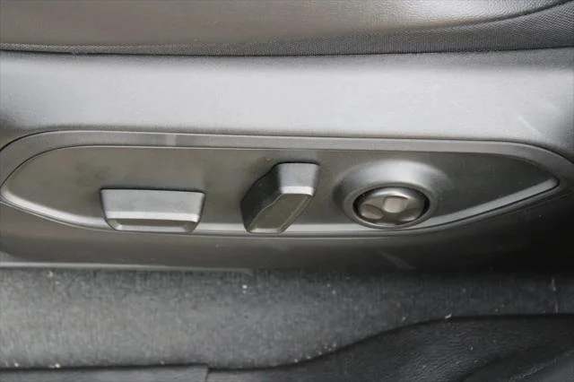 New 2026 Baltic Gray Metallic Clear-Coat Exterior Paint Jeep Laredo image 18
