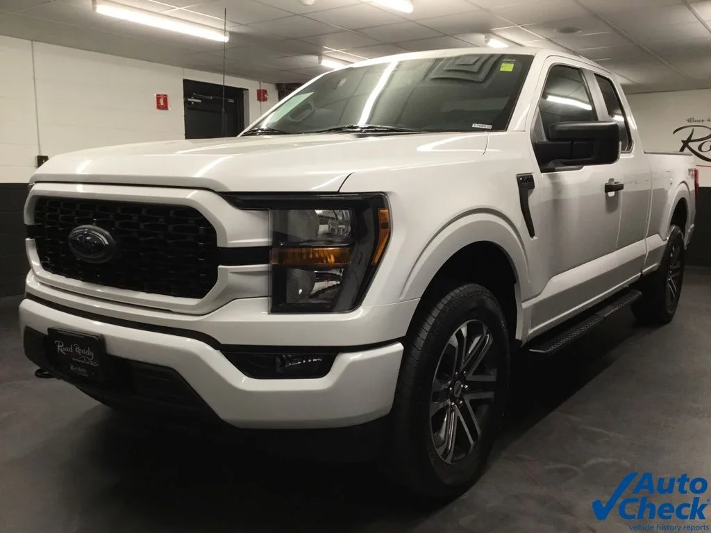 Used 2023 White Ford XL image 5