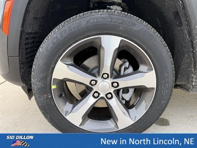 New 2026 Baltic Gray Metallic Clearcoat Jeep Limited image 5