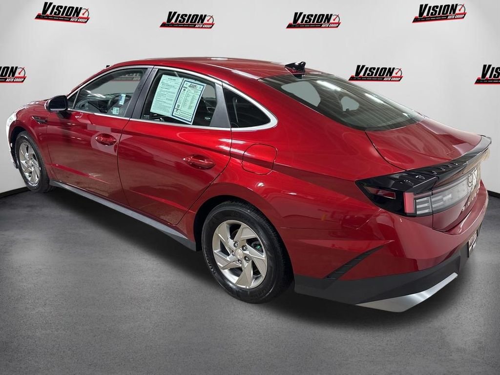 Certified Used 2025 Red Hyundai SE image 6